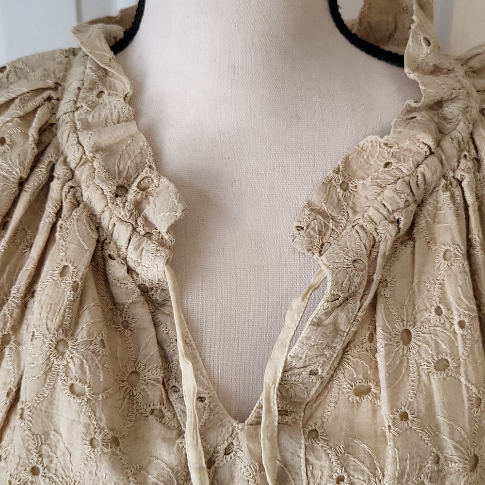 Kyla Seo "Talin" Blouse In Natural Eyelet - Picture 2 of 9
